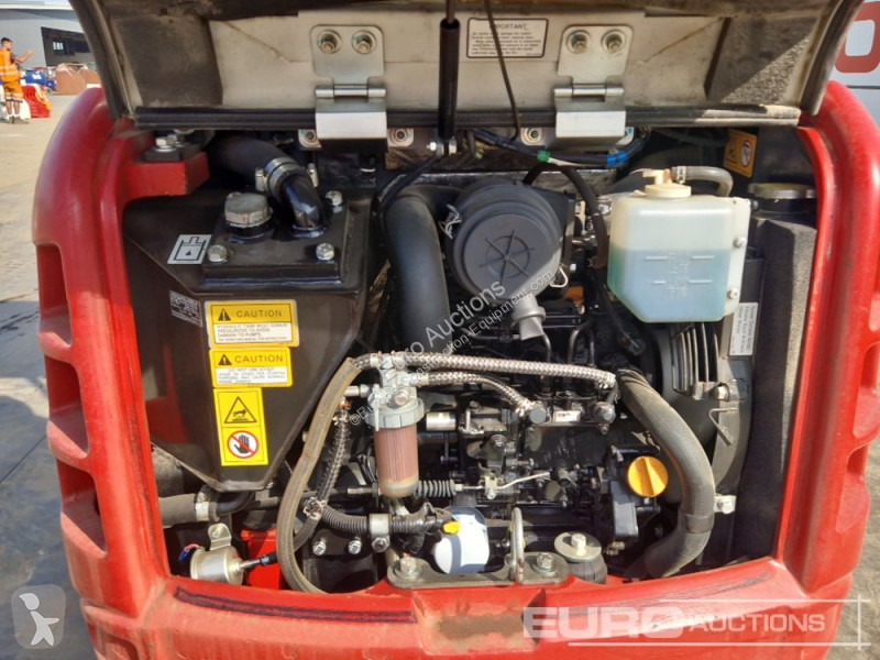 Escavadora Takeuchi TB216