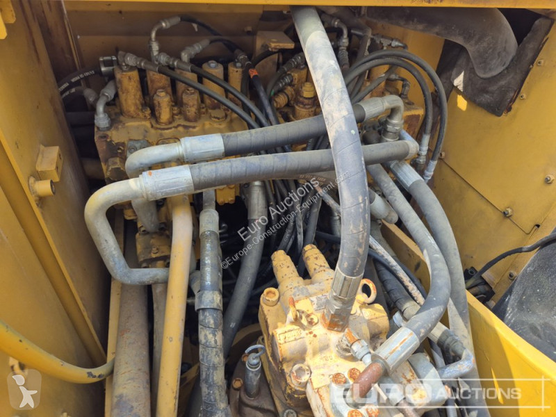 Excavator Caterpillar 3