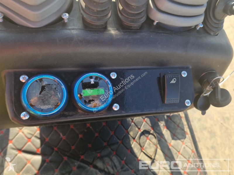 Escavadora JPC HT12