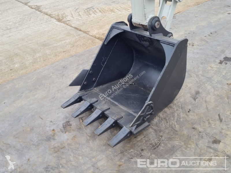 Escavadora Takeuchi TB150C