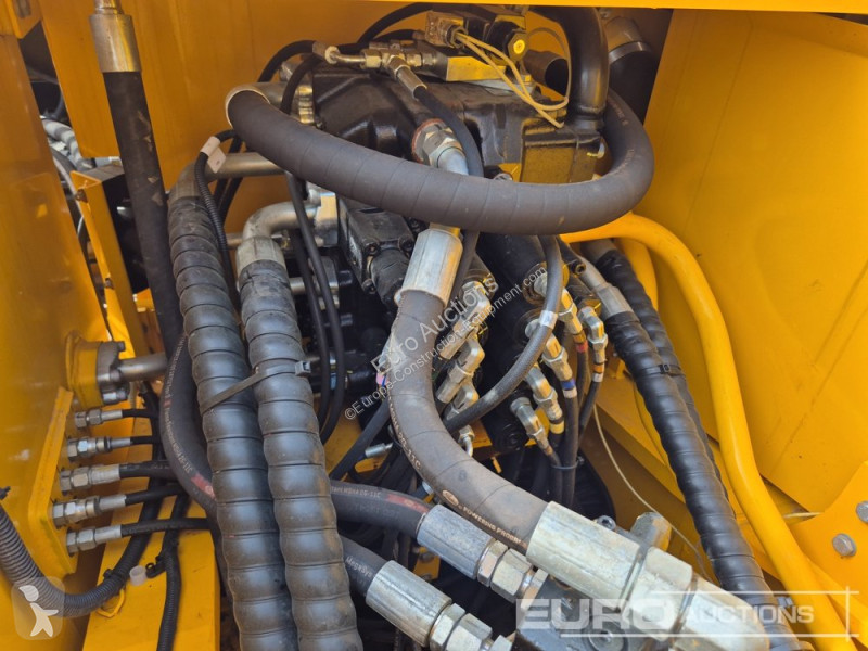 جرافة JCB JS215LC