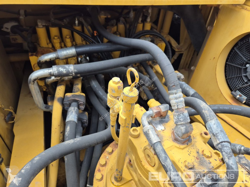 Escavatore Caterpillar 2