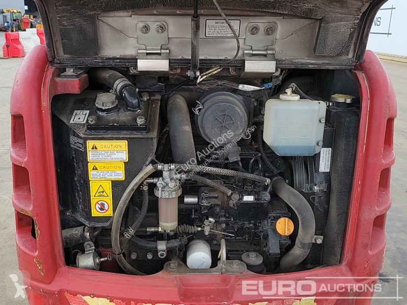 Escavadora Takeuchi TB216