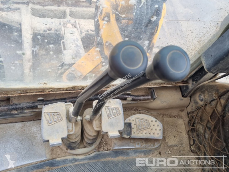 جرافة JCB 8026 CTS