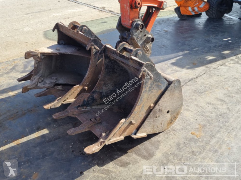 Lopatový nakládač Kubota KX037-4