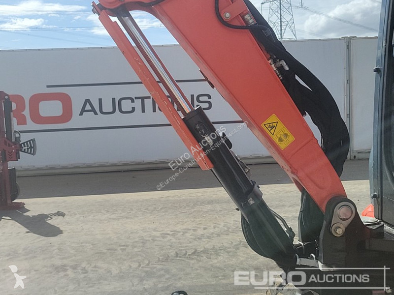 Lopatový nakládač Kubota U36-4
