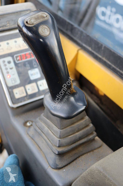 Escavadora Pel Job 233