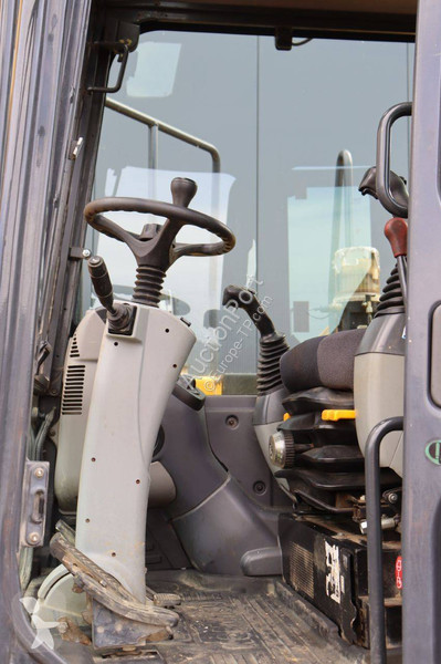 Excavator Komatsu PW118MR-11