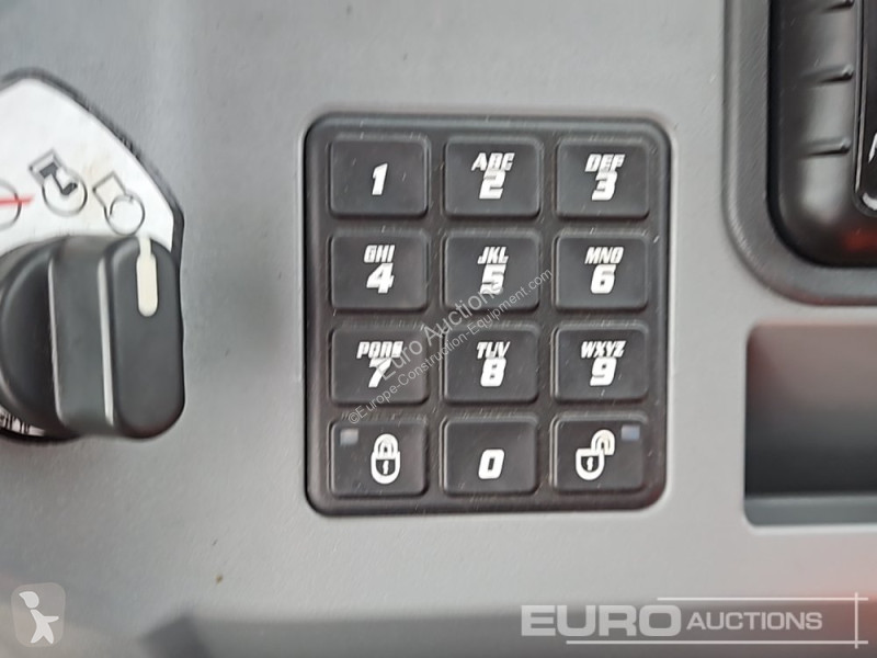 Lopatový nakládač Bobcat E55