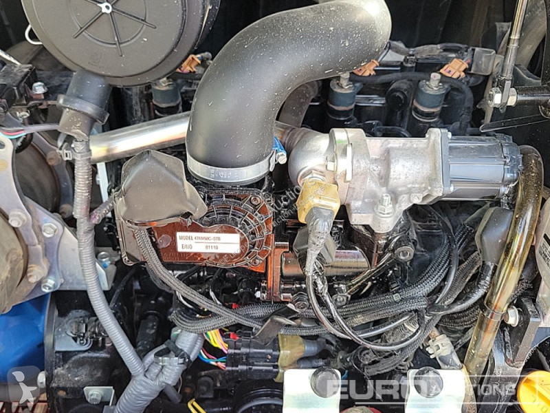 Escavadora Takeuchi TB240