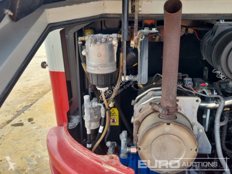 Escavadora Takeuchi TB240