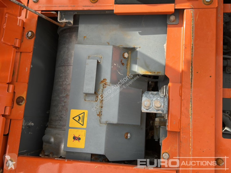 Excavadora Hitachi -7