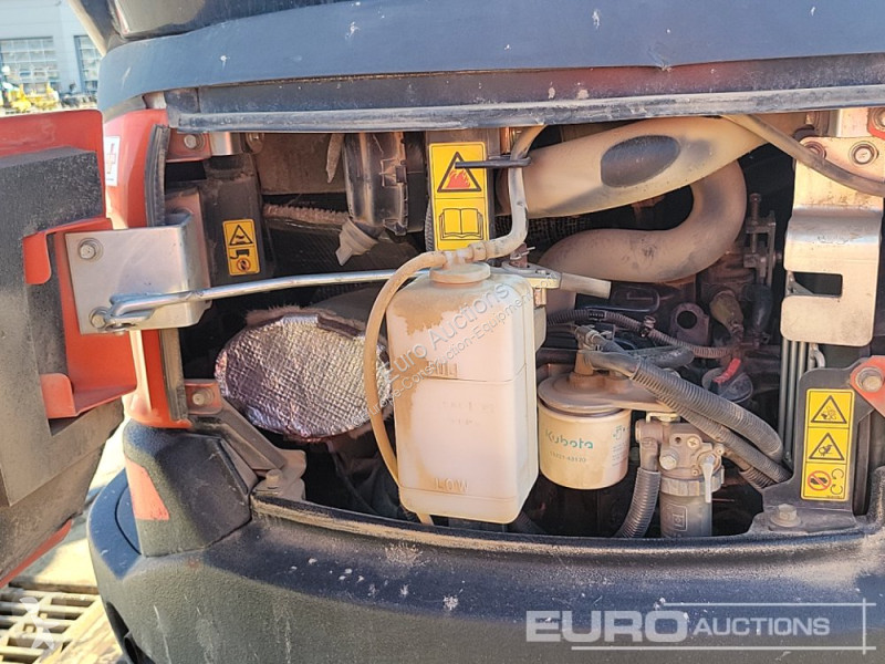 جرافة Kubota U27-4