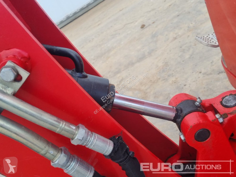 جرافة JCB 801CTS