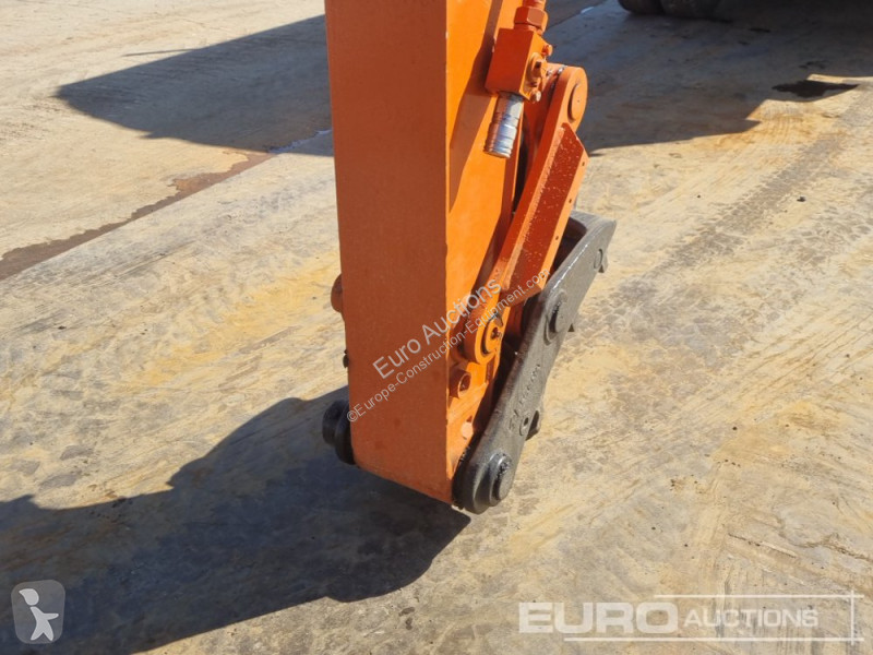 Excavadora Hitachi -7