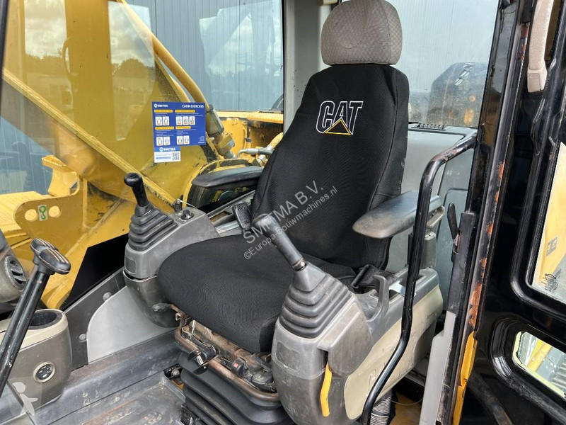 Excavator Caterpillar L