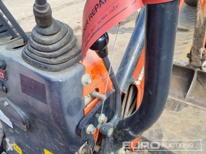 Lopatový nakládač Kubota K008-3