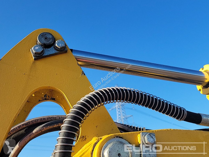 Lopatový nakládač Komatsu PC26MR-3