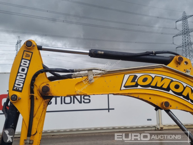Lopatový nakládač JCB