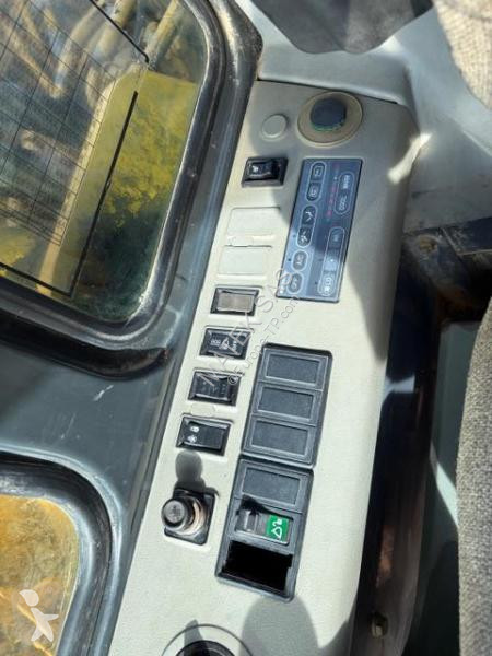 Экскаватор Komatsu