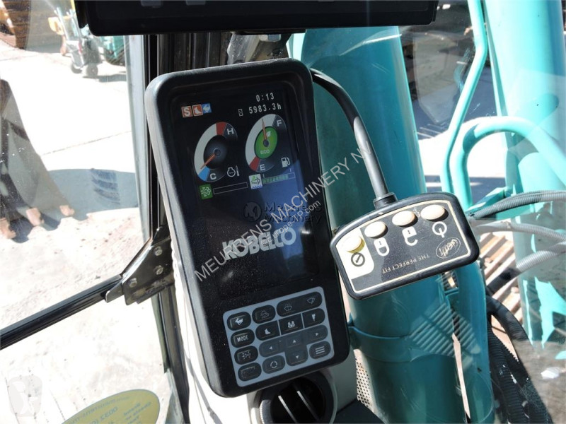 جرافة Kobelco SK210