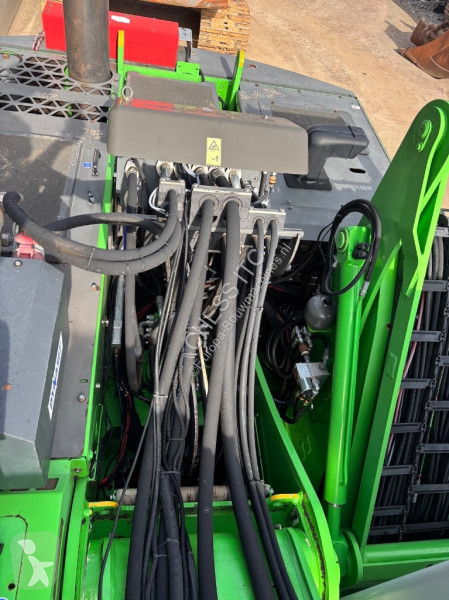 Escavatore Sennebogen 825