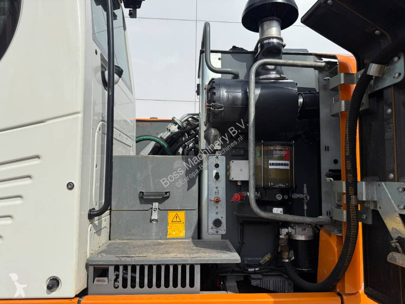 Rýpadlo Liebherr R920 Compact - Blade / Triple...