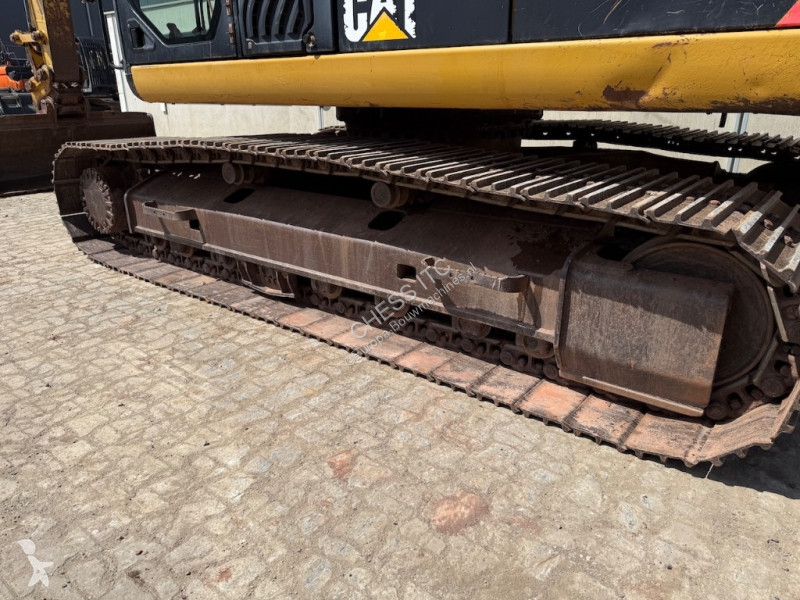 Escavatore Caterpillar L