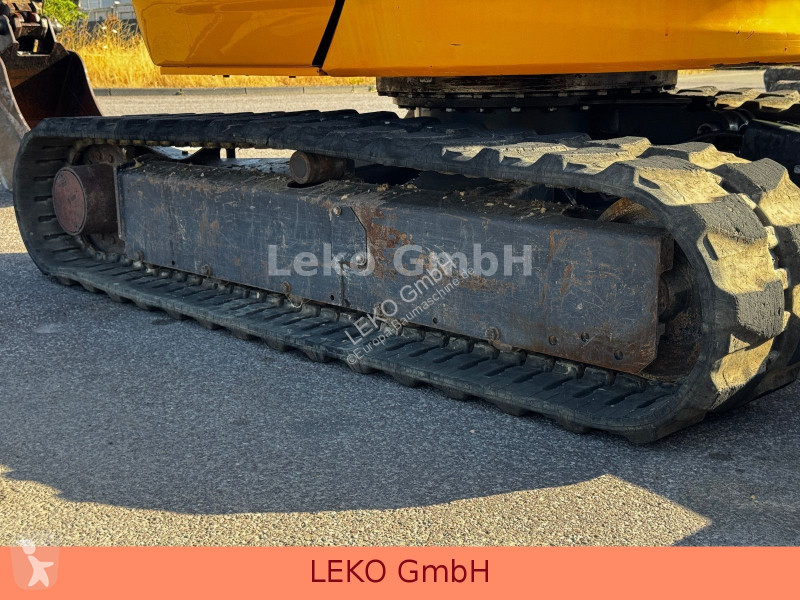 Lopatový nakládač JCB RTS