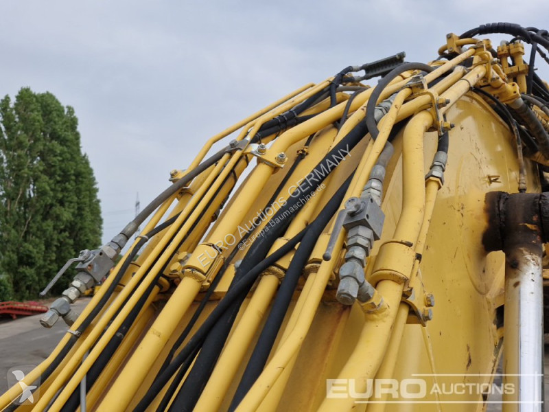 جرافة Komatsu 10