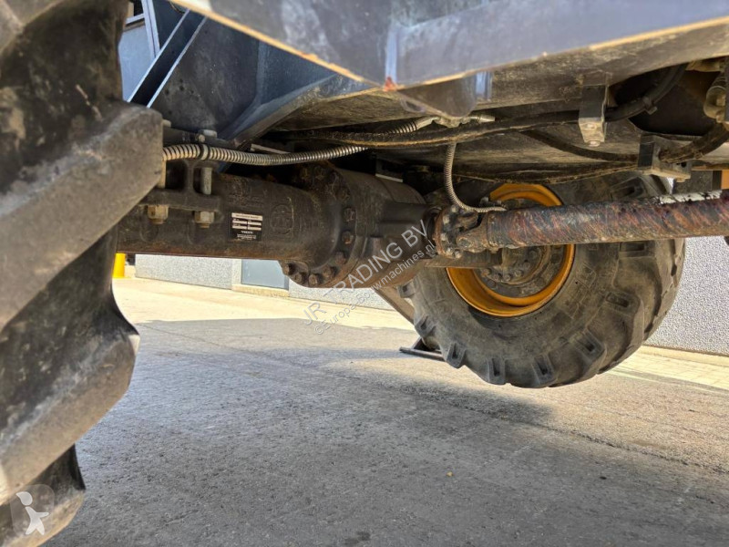 جرافة Volvo (Two Buckets)