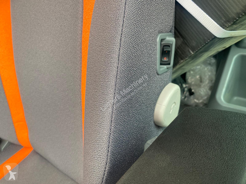 Lopatový nakládač Develon DX360LCA-7M .