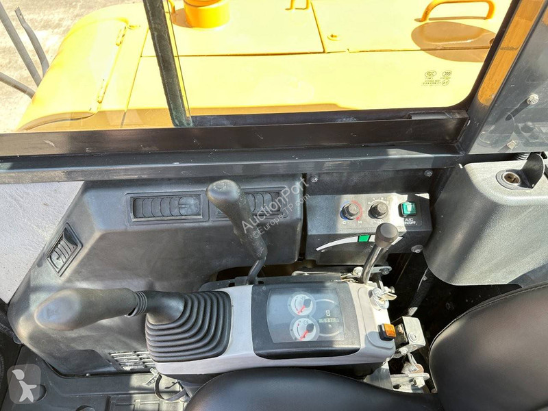 Rýpadlo Komatsu 7
