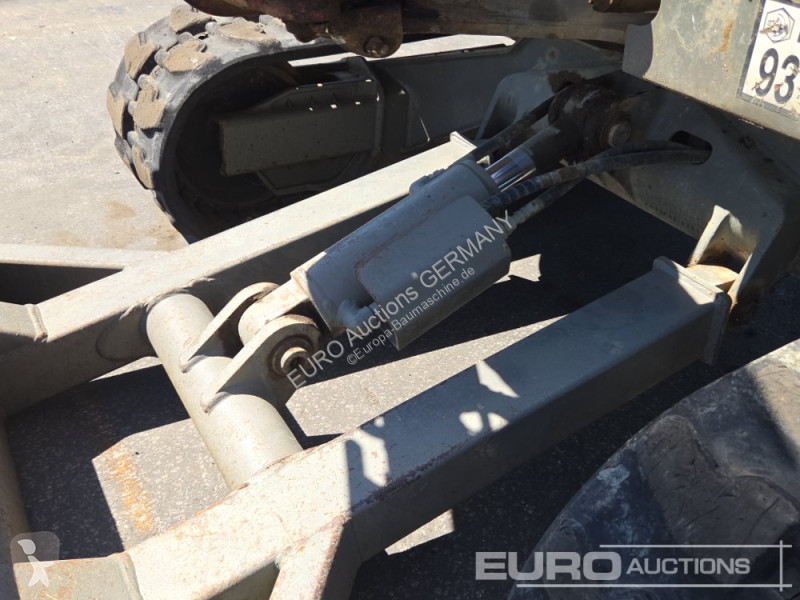 جرافة Volvo ECR25D