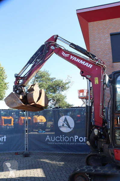 Lopatový nakládač Yanmar VIO50-6B