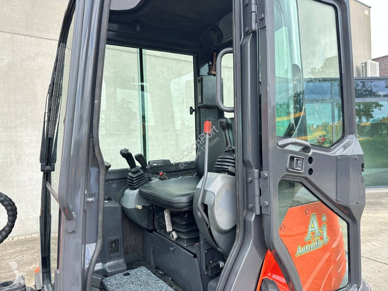 Excavadora Kubota SZ