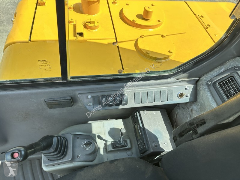 Багер Volvo EC60
