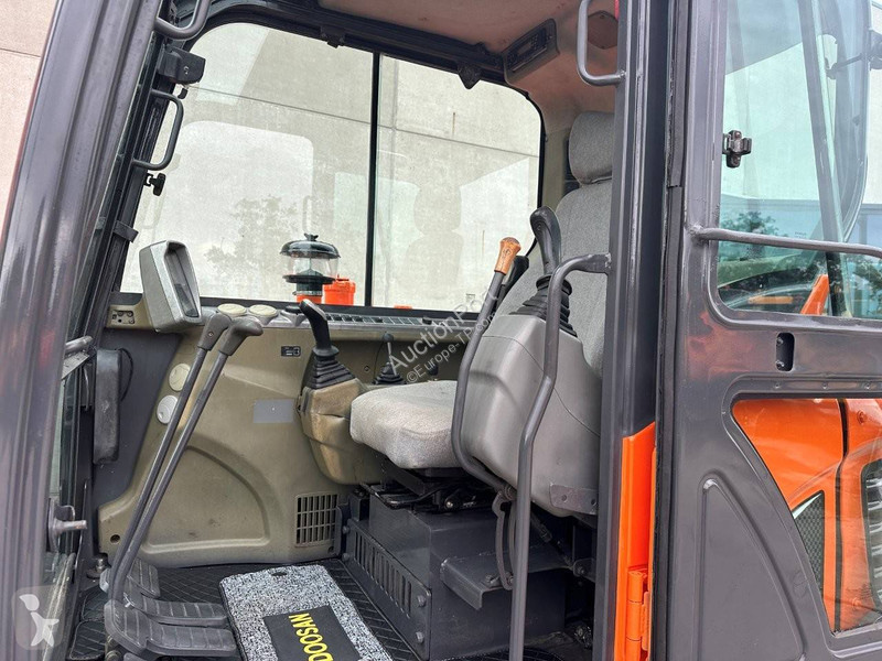 Escavadora Doosan 9C