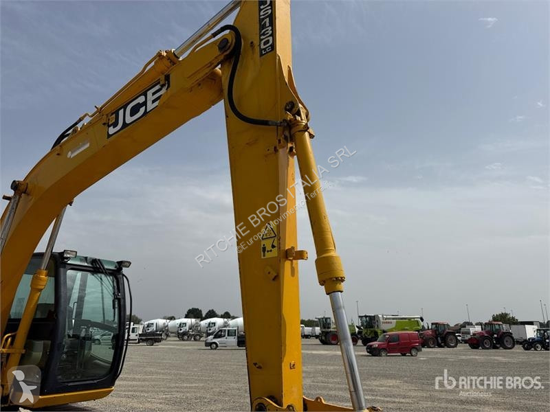 Екскаватор JCB