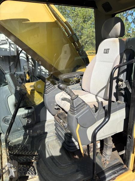 Escavadora Caterpillar