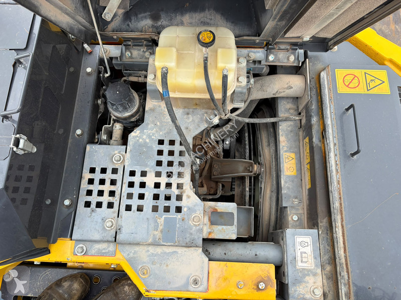 Багер Hitachi