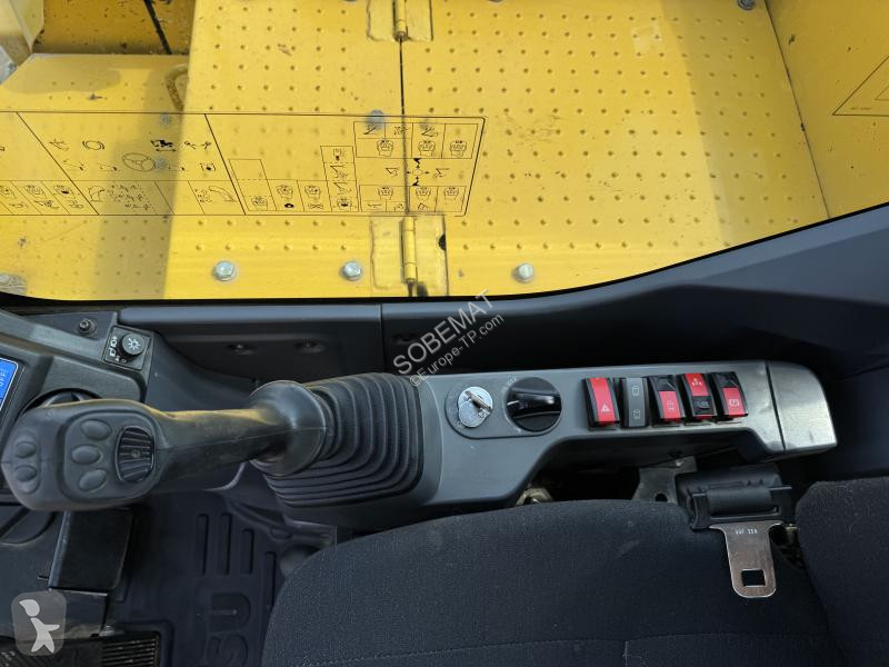 Escavadora Komatsu  PW118MR-11