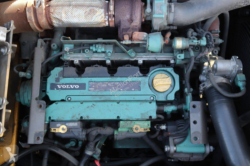 جرافة Volvo EWR150E
