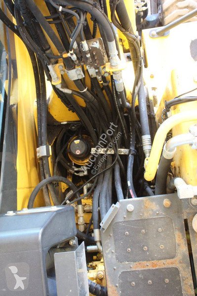 Excavadora Komatsu PW148