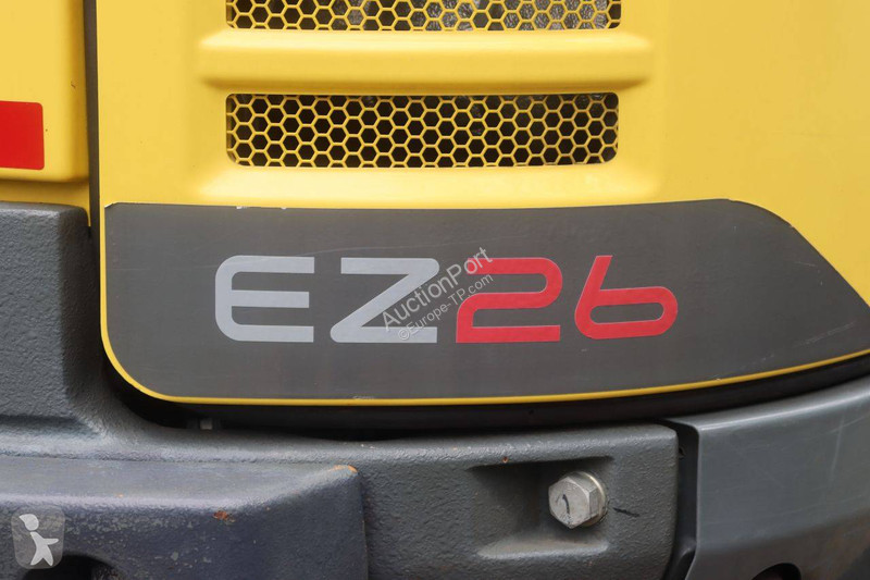 جرافة Neuson EZ26