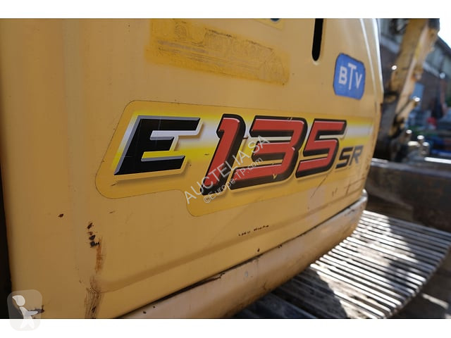 جرافة New Holland E135SR