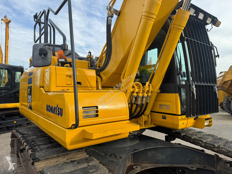 Escavadora Komatsu PC210 LC11