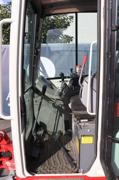 Rýpadlo Takeuchi TB216
