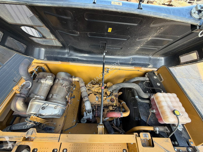 Багер Caterpillar 320FL