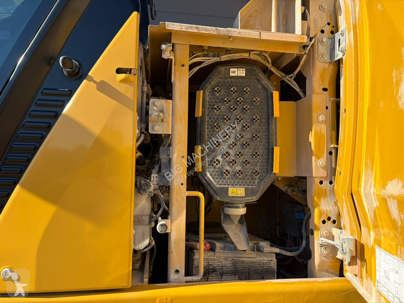 جرافة Caterpillar 07B